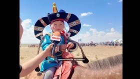 ᠭᠣᠶᠣ ᠳᠡᠪᠡᠯ ᠲᠡᠢ ᠬᠥᠭᠡᠷᠦᠬᠦᠨ ᠥᠬᠢᠨГоё дээлтэй хөөрхөн охин