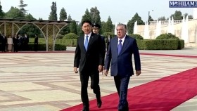 ᠮᠣᠩᠭᠣᠯ ᠤᠯᠤᠰ ᠤ᠋ᠨ ᠶᠡᠷᠦᠩᠬᠡᠢᠯᠡᠭᠴᠢ ᠶ᠋ᠢᠨ ᠪᠦᠭᠦᠳᠡ ᠨᠠᠢᠷᠠᠮᠳᠠᠬᠤ ᠲᠠᠵᠢᠺᠢᠰᠲ᠋ᠠᠨ ᠤᠯᠤᠰ ᠲᠤ᠌ ᠬᠢᠬᠦ ᠲᠥᠷᠥ ᠶ᠋ᠢᠨ ᠠᠢᠯᠴᠢᠯᠠᠯ ᠡᠬᠢᠯᠡᠯ᠎ᠡМонгол Улсын Ерөнхийлөгчийн Бүгд Найрамдах Тажикистан Улсад хийх төрийн айлчлал эхэллээ