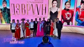 ᠴᠢᠯᠠᠭᠤᠨᠴᠢᠮᠡᠭ ᠳᠠᠭᠤᠤ ᠎ᠨᠤᠭᠤᠳ ᠴᠣᠮᠣᠷᠯᠢᠭ Chuluunchimeg Duunuud tsomorlig popuri Чулуунчимэг Дуунууд цоморлиг