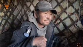 ᠬᠡᠴᠡᠭᠦᠦ ᠶᠤᠮ ᠳ᠋ᠠ ᠂ ᠠᠮᠢᠳᠤᠷᠠᠯ ᠭᠡᠭᠴᠢ ᠲᠠᠭᠠᠰᠢ ᠦᠭᠡᠢ ᠶᠤᠮ ᠳ᠋ᠠХэцүү юм да , амьдрал гэгч таашгүй юм да