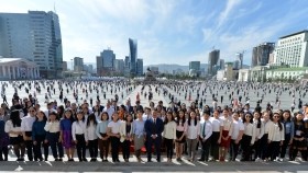 ᠵᠠᠯᠠᠭᠤᠰ ᠳᠡᠭᠦᠦᠨᠠᠷ ᠲᠠᠭᠠᠨ ᠬᠦᠷᠭᠡᠬᠦ ᠰᠢᠯᠦᠭ- ᠣ‍ ·ᠳᠠᠰᠢᠪᠠᠯᠪᠠᠷЗалуус түнөөрдаа хүргэх шүлэг-о ·дашбалбар