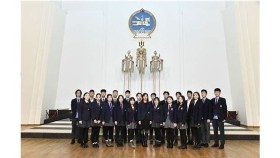 ᠰᠤᠷᠭᠠᠭᠤᠯᠢ ᠲᠡᠭᠦᠰᠬᠦ ᠳᠠᠭᠤᠤ  ( ᠣᠷᠱᠤᠨ ᠭᠣᠣᠯ ) - ᠦᠭᠡ :  ᠴᠦᠯᠲᠦᠮ ᠂ ᠠᠶ᠎ᠠ ᠄ ᠰᠠᠶ᠋ᠢᠨᠴᠤᠭᠲᠤ Сургууль төгсөх дуу ( Оршин гол ） – Үг :  Цөлдөм ᠂ Ая ᠄ Сайнцогт