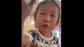 ᠤᠨᠲᠠᠬᠤ ᠦᠭᠡᠢ! ᠬᠥᠳᠡᠭᠡ ᠭᠡᠷ ᠲᠤ ᠪᠡᠨ ᠶᠠᠪᠤᠨ᠎ᠠ ᠴᠡᠴᠡᠷᠯᠢᠭ ᠲᠦ ᠠᠩᠬ᠎ᠠ ᠤᠳᠠᠭ᠎ᠠ ᠶᠠᠪᠤᠵᠤ ᠪᠠᠢᠭ᠎ᠠ ᠵᠢᠭᠠᠯ ᠤᠨ ᠶᠠᠷᠢᠶ᠎ᠠУнтахгүй! Хөдөө гэр рүүгээ явна цэцэрлэгт анх удаа явж байгаа  жаалын яриа