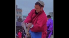 ᠰᠡᠭᠡᠷ ᠰᠢᠭᠠᠬᠤ ᠮᠥᠷᠥᠢᠴᠡᠭᠡᠨ Сээр шаах мөрийцөөн