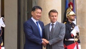 ᠮᠣᠩᠭᠣᠯ ᠤᠯᠤᠰ ᠤᠨ ᠶᠡᠷᠦᠩᠬᠡᠢᠯᠡᠭᠴᠢ ᠤ᠊ ᠬᠦᠷᠡᠯᠰᠦ᠋ᠬᠡ ᠶᠢᠨ ᠹᠷᠠᠨᠼᠢ ᠳᠦ ᠬᠢᠵᠦ ᠪᠤᠢ ᠲᠥᠷᠥ ᠶᠢᠨ ᠠᠢᠯᠴᠢᠯᠠᠯ Монгол улсын ерөнхийлөгч У.Хүрэлсүхийн БНФУ-д хийж буй төрийн айлчлал