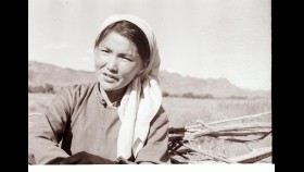 ᠠᠪᠠᠭ᠎ᠠ ᠡᠵᠢ ᠮᠢᠨᠢ ᠭᠣᠶᠣᠬᠠᠨ᠂ ᠵᠠᠯᠠᠭᠤᠬᠠᠨ ᠪᠠᠢᠭᠰᠠᠨ- ᠳᠤᠯᠭᠠᠷᠮ᠎ᠡАбага ээж минь гоёхон, залуухан байсан-Дулгармаа