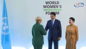 ᠳᠡᠯᠡᠬᠡᠢ ᠶᠢᠨ ᠤᠯᠤᠰ ᠣᠷᠣᠨ ᠨᠤᠭᠤᠳ ᠤᠨ ᠮᠠᠩᠯᠠᠢᠯᠠᠭᠴᠢ ᠡᠮᠡᠭᠲᠡᠢᠴᠦᠳ ᠤᠯᠠᠭᠠᠨᠪᠠᠭᠠᠲᠤᠷ ᠬᠣᠲᠠᠨ ᠳᠤ ᠴᠤᠭᠯᠠᠷᠠᠵᠤ ᠪᠠᠢᠨ᠎ᠠДэлхийн улс орнуудын манлайлагч эмэгтэйчүүд Улаанбаатар хотноо чуулж байна