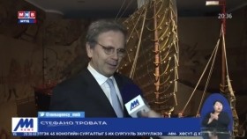 ᠮᠠᠷᠺᠣ ᠫᠣᠯᠣ ᠶ᠋ᠢᠨ ᠠᠮᠢᠳᠤᠷᠠᠯ ᠤ᠋ᠨ ᠲᠡᠦᠬᠡ ᠶ᠋ᠢ ᠬᠠᠷᠠᠭᠤᠯᠤᠭᠰᠠᠨ 100 ᠭᠠᠷᠤᠢ ᠦᠵᠡᠮᠦᠷᠢ ᠲᠡᠢ ᠦᠵᠡᠰᠬᠦᠯᠡᠩ ᠳᠡᠯᠭᠡᠯ᠎ᠡМарко Пологийн амьдралын түүхийг харуулсан 100 гаруй үзмэртэй үзэсгэлэн дэлгэлээ